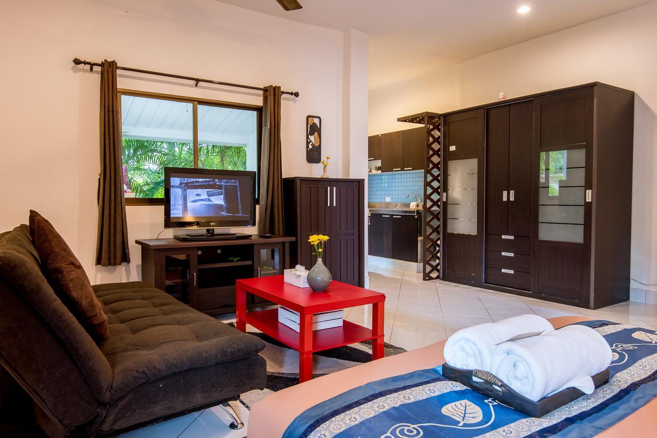 Tananza Resort & Homestay Phuket Nai Harn Экстерьер фото